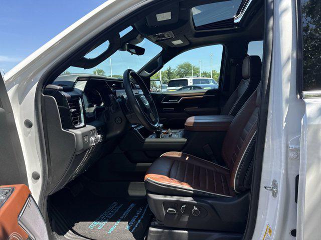 Photo of 2023 White Frost Tricoat GMC Sierra 1500