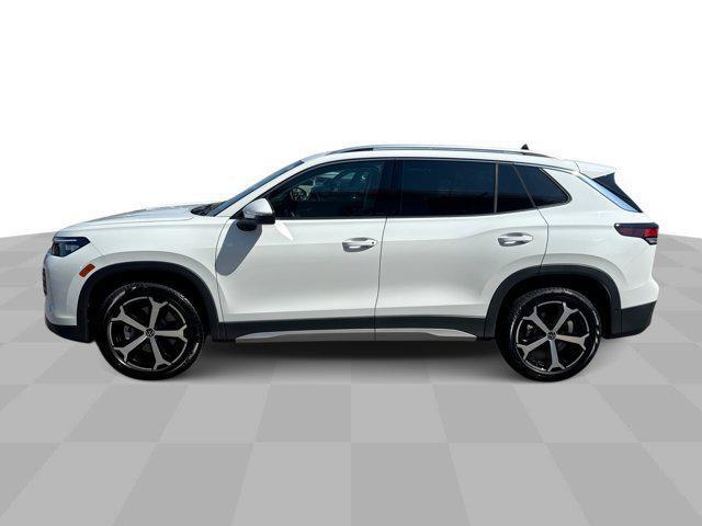 Photo of 2025 Pure White Volkswagen Tiguan