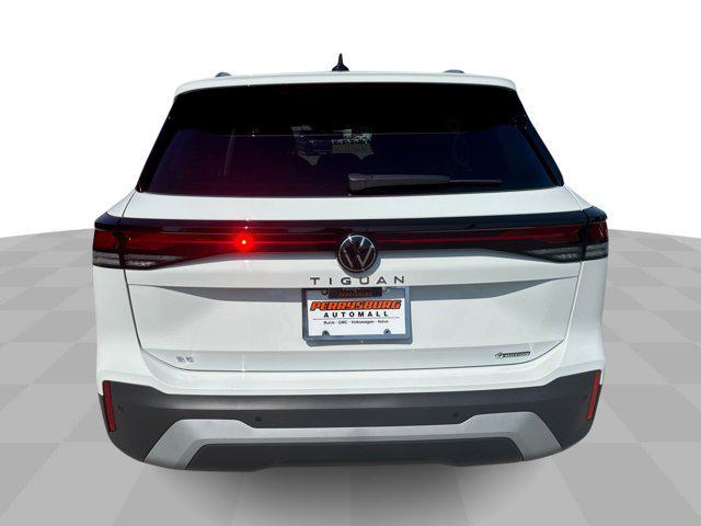 Photo of 2025 Pure White Volkswagen Tiguan