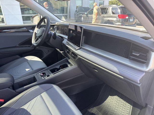 Photo of 2025 Pure White Volkswagen Tiguan