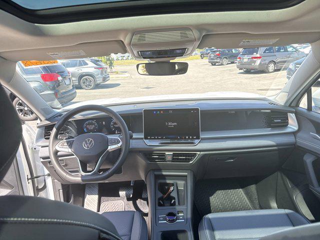 Photo of 2025 Pure White Volkswagen Tiguan