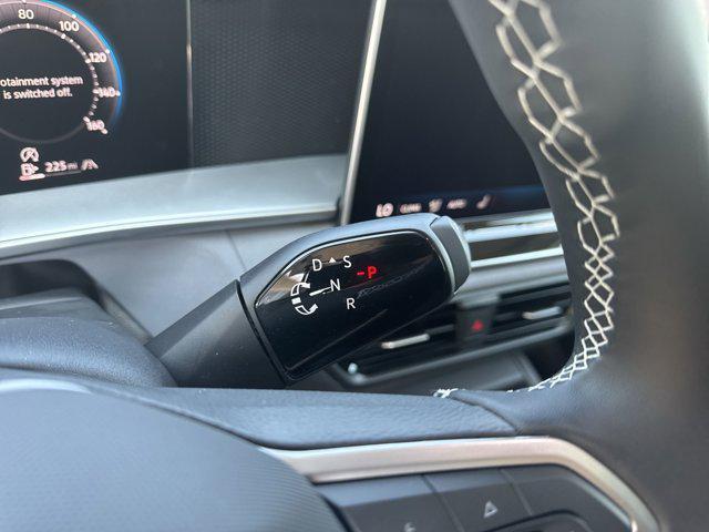 Photo of 2025 Pure White Volkswagen Tiguan