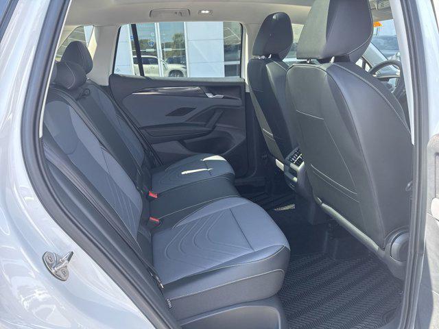 Photo of 2025 Pure White Volkswagen Tiguan