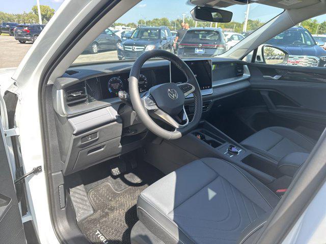 Photo of 2025 Pure White Volkswagen Tiguan
