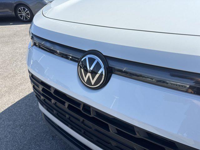 Photo of 2025 Pure White Volkswagen Tiguan