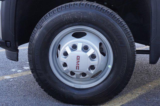 Photo of 2025 Summit White GMC Sierra 3500