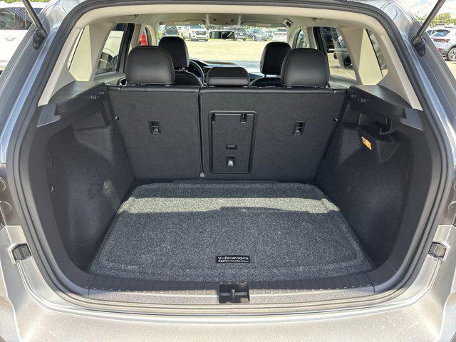 Photo of 2022 Pyrite Silver Metallic Volkswagen Taos