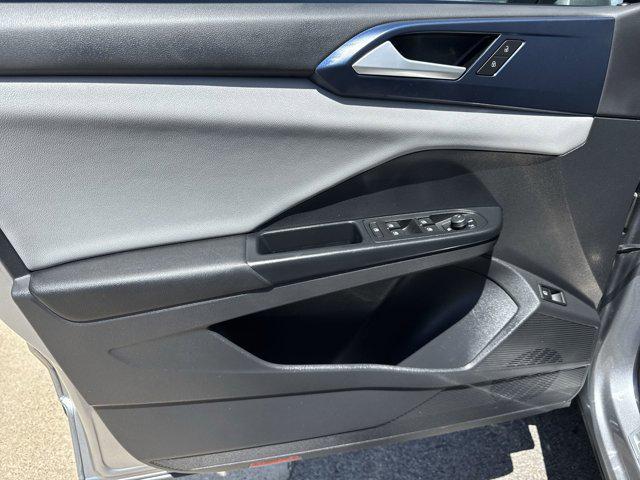 Photo of 2022 Pyrite Silver Metallic Volkswagen Taos