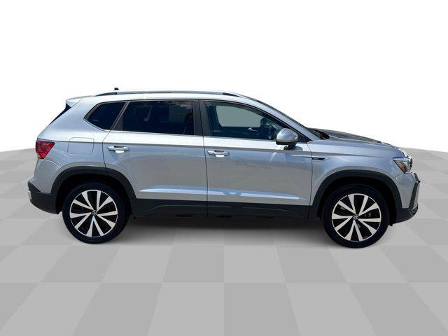Photo of 2022 Pyrite Silver Metallic Volkswagen Taos