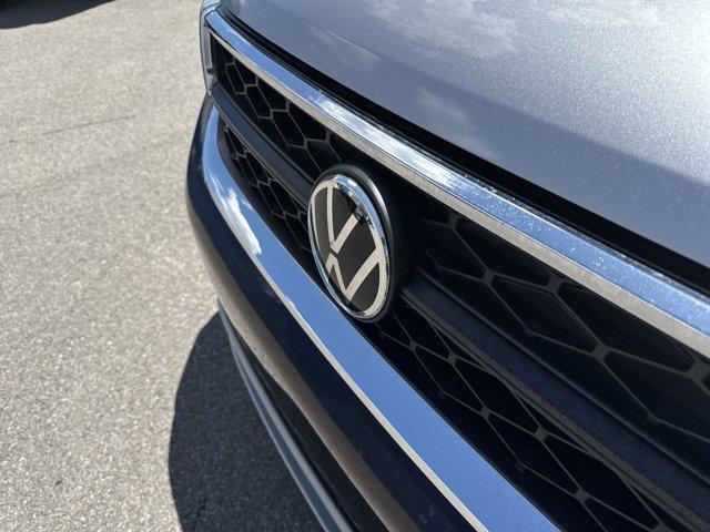 Photo of 2022 Pyrite Silver Metallic Volkswagen Taos