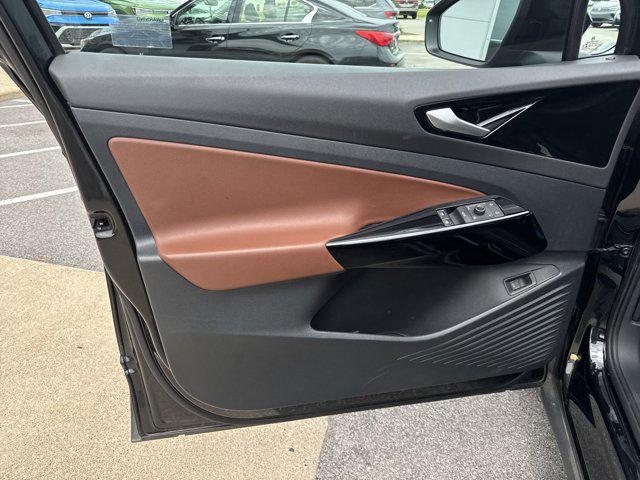 Photo of 2021 Mythos Black Metallic Volkswagen ID.4