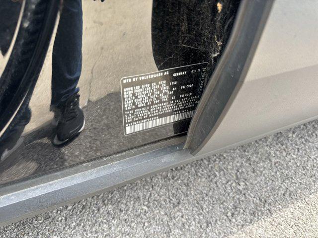 Photo of 2021 Mythos Black Metallic Volkswagen ID.4