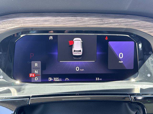 Photo of 2025 Opal White Pearl Volkswagen Atlas