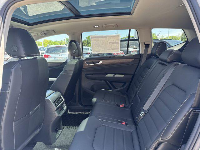 Photo of 2025 Opal White Pearl Volkswagen Atlas
