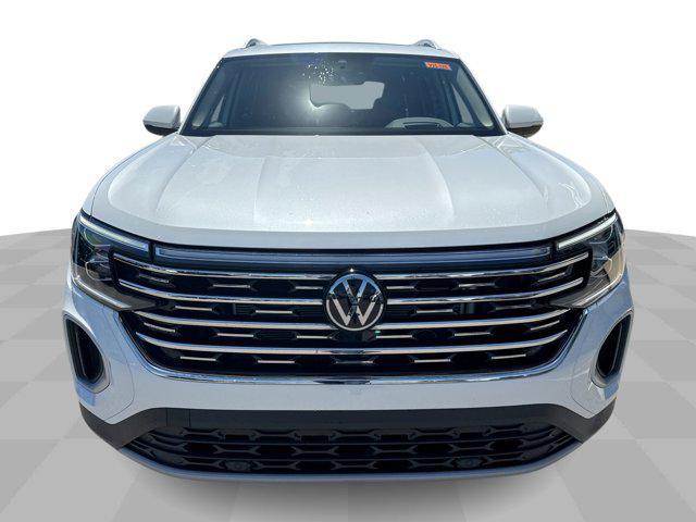 Photo of 2025 Opal White Pearl Volkswagen Atlas