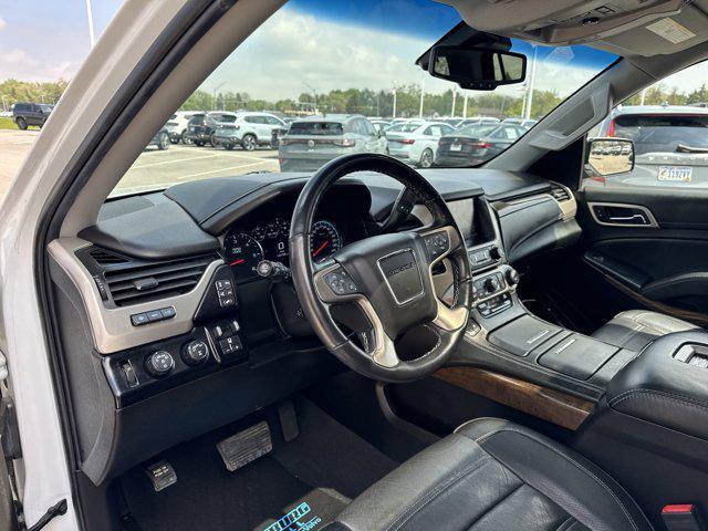 Photo of 2019 Summit White GMC Yukon