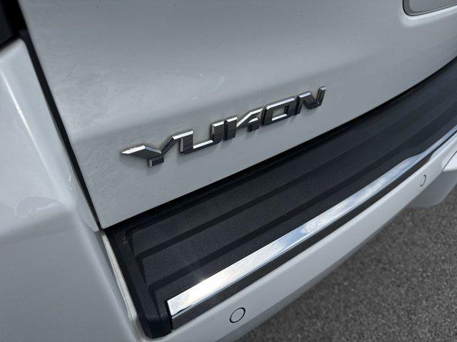 Photo of 2019 Summit White GMC Yukon