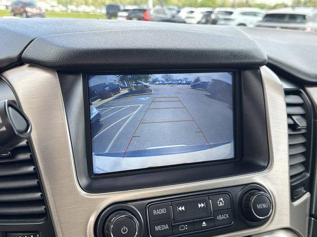 Photo of 2019 Summit White GMC Yukon