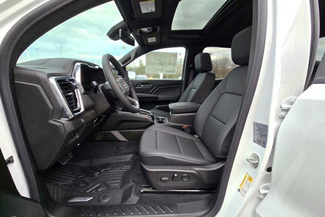 Photo of 2025 Summit White GMC Canyon