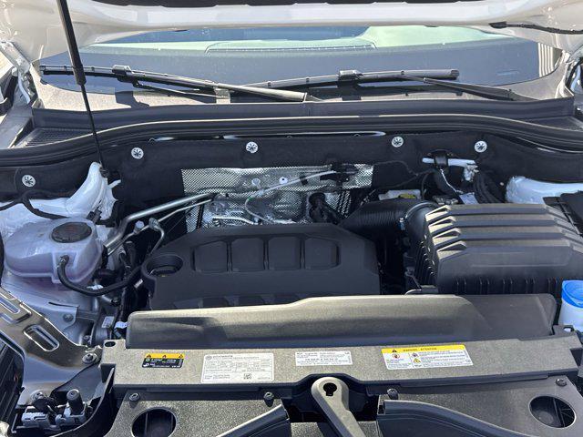 Photo of 2026 opal white pearl Volkswagen Atlas