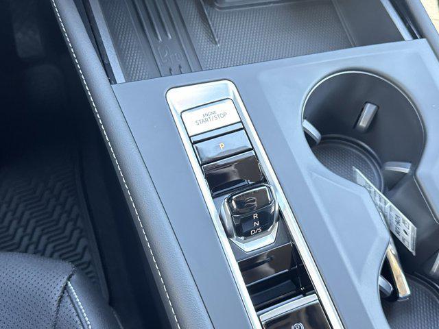 Photo of 2026 opal white pearl Volkswagen Atlas