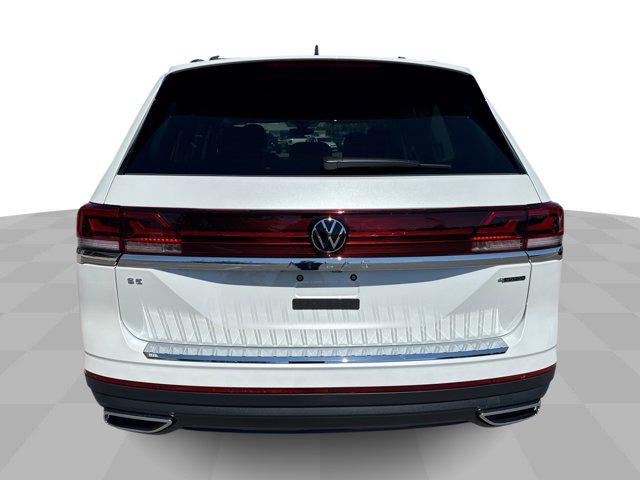 Photo of 2026 opal white pearl Volkswagen Atlas