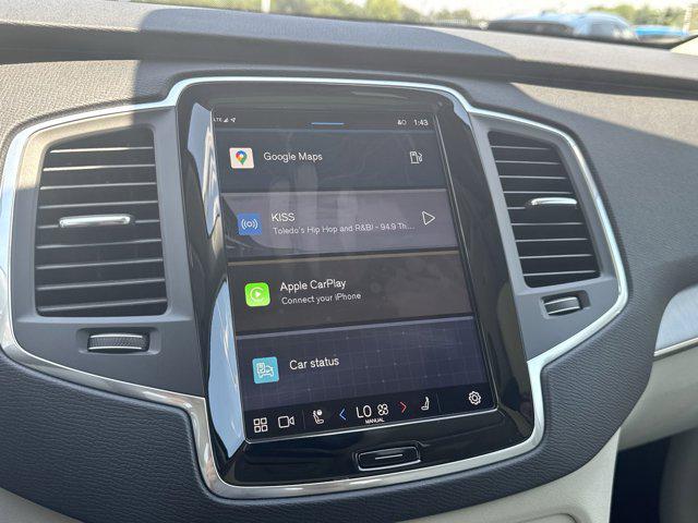 Photo of 2025 Crystal White Metallic Volvo XC90