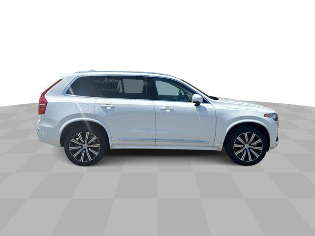 Photo of 2025 Crystal White Metallic Volvo XC90