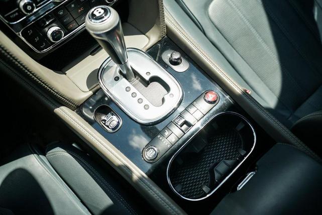 Photo of 2014 Gray Bentley Continental GT