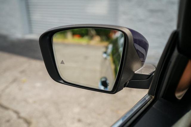 Photo of 2021 Blue Maserati Levante