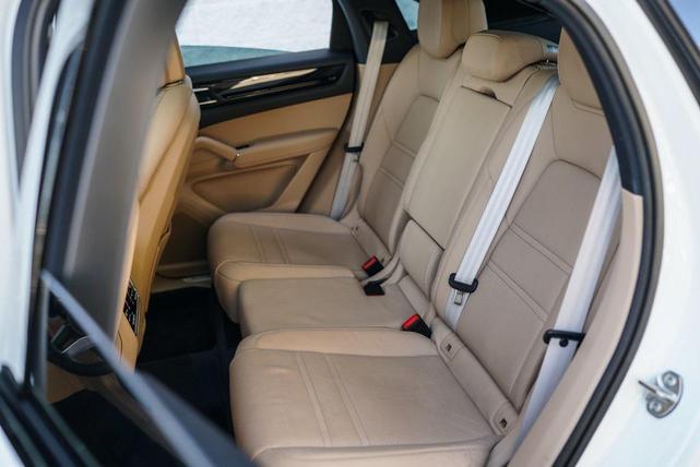Photo of 2022 Gray Porsche Cayenne