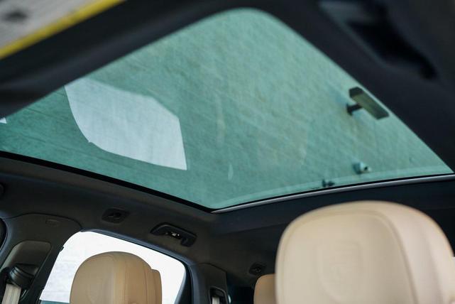 Photo of 2022 Gray Porsche Cayenne
