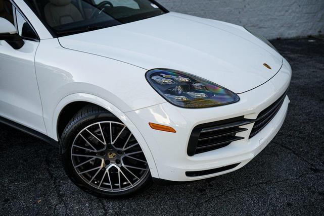 Photo of 2022 Gray Porsche Cayenne