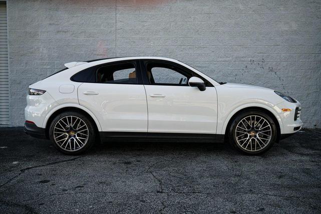 Photo of 2022 Gray Porsche Cayenne