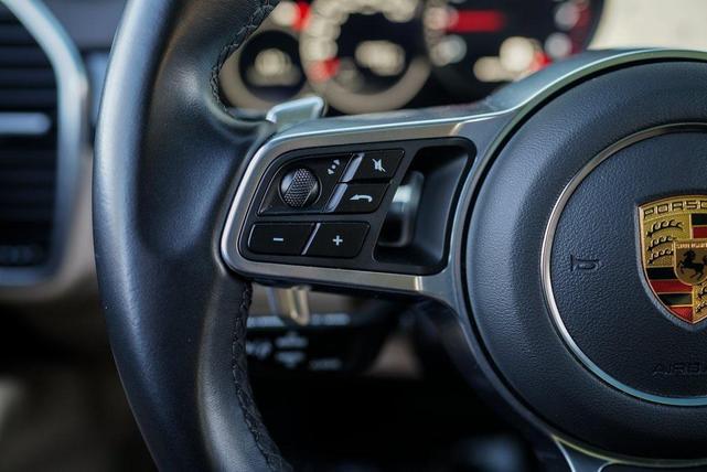 Photo of 2022 Gray Porsche Cayenne