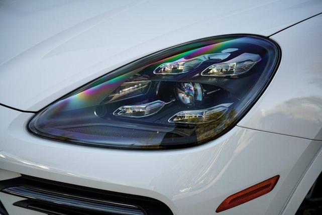 Photo of 2022 Gray Porsche Cayenne