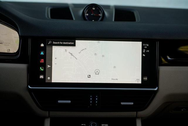 Photo of 2022 Gray Porsche Cayenne