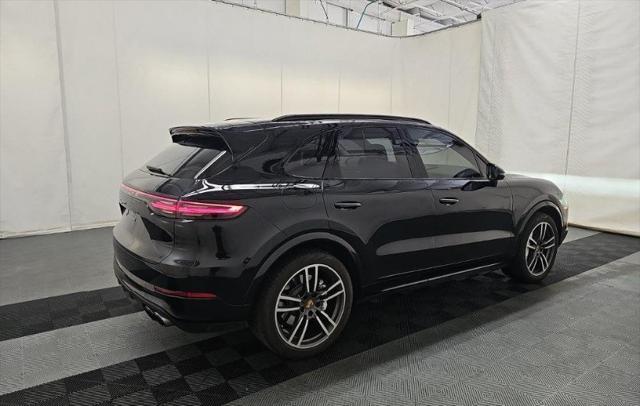 Photo of 2021 Black Porsche Cayenne