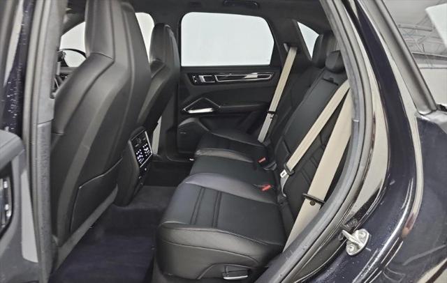 Photo of 2021 Black Porsche Cayenne
