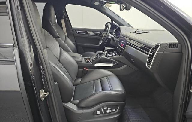 Photo of 2021 Black Porsche Cayenne