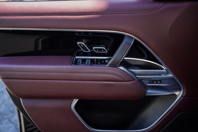 Photo of 2023  Land Rover Range Rover