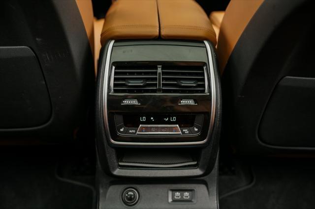 Photo of 2022 Tanzanite Blue II Metallic BMW X7