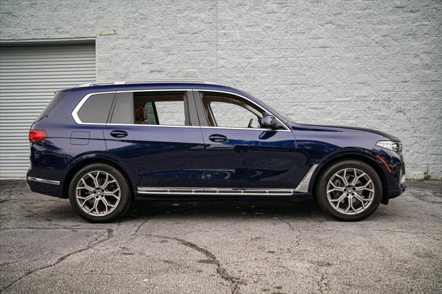 Photo of 2022 Tanzanite Blue II Metallic BMW X7