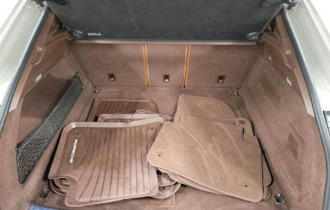 Photo of 2022 Tan Porsche Cayenne