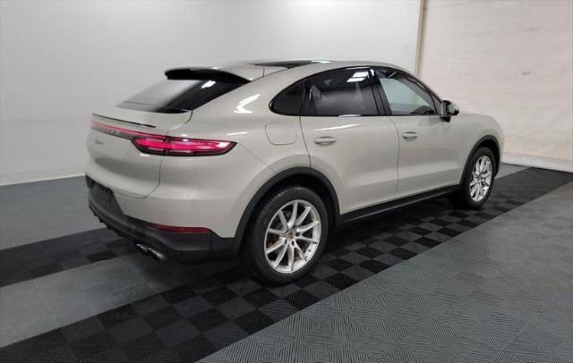 Photo of 2022 Tan Porsche Cayenne