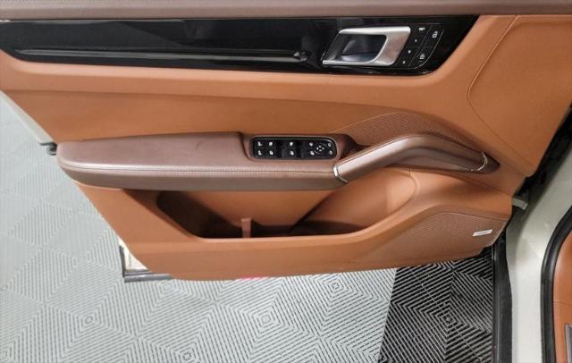 Photo of 2022 Tan Porsche Cayenne