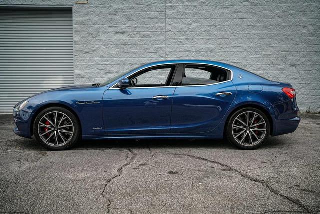 Photo of 2020 Blue Maserati Ghibli