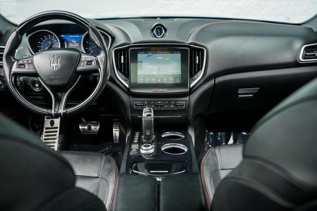 Photo of 2020 Blue Maserati Ghibli