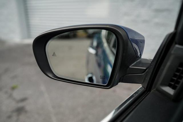 Photo of 2020 Blue Maserati Ghibli