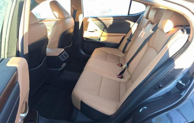 Photo of 2023 Cloudburst Gray Lexus ES 350